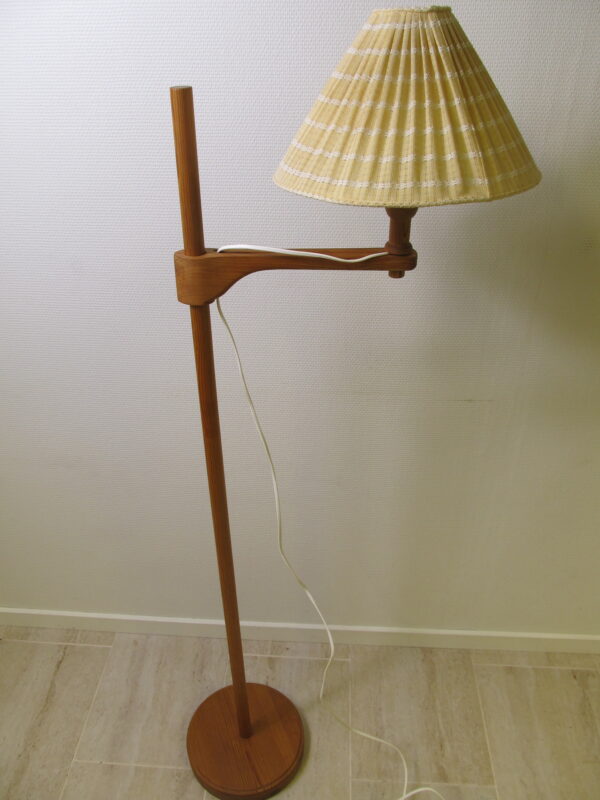 Golvlampa Staken design Carl Malmsten